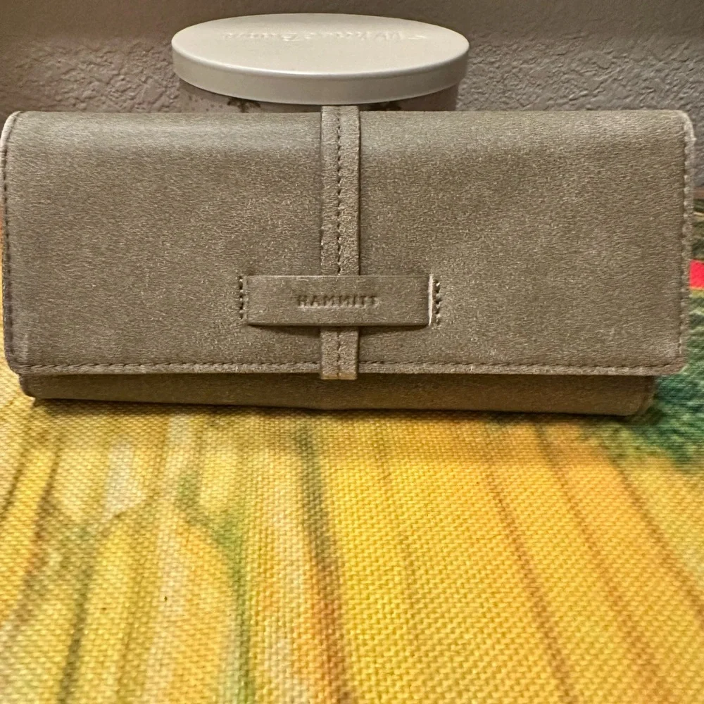 NWT Hammitt Daniel Pewter/Silver Shoulder Bag with EUC Benjamin slim Wallet - Picture 12 of 15